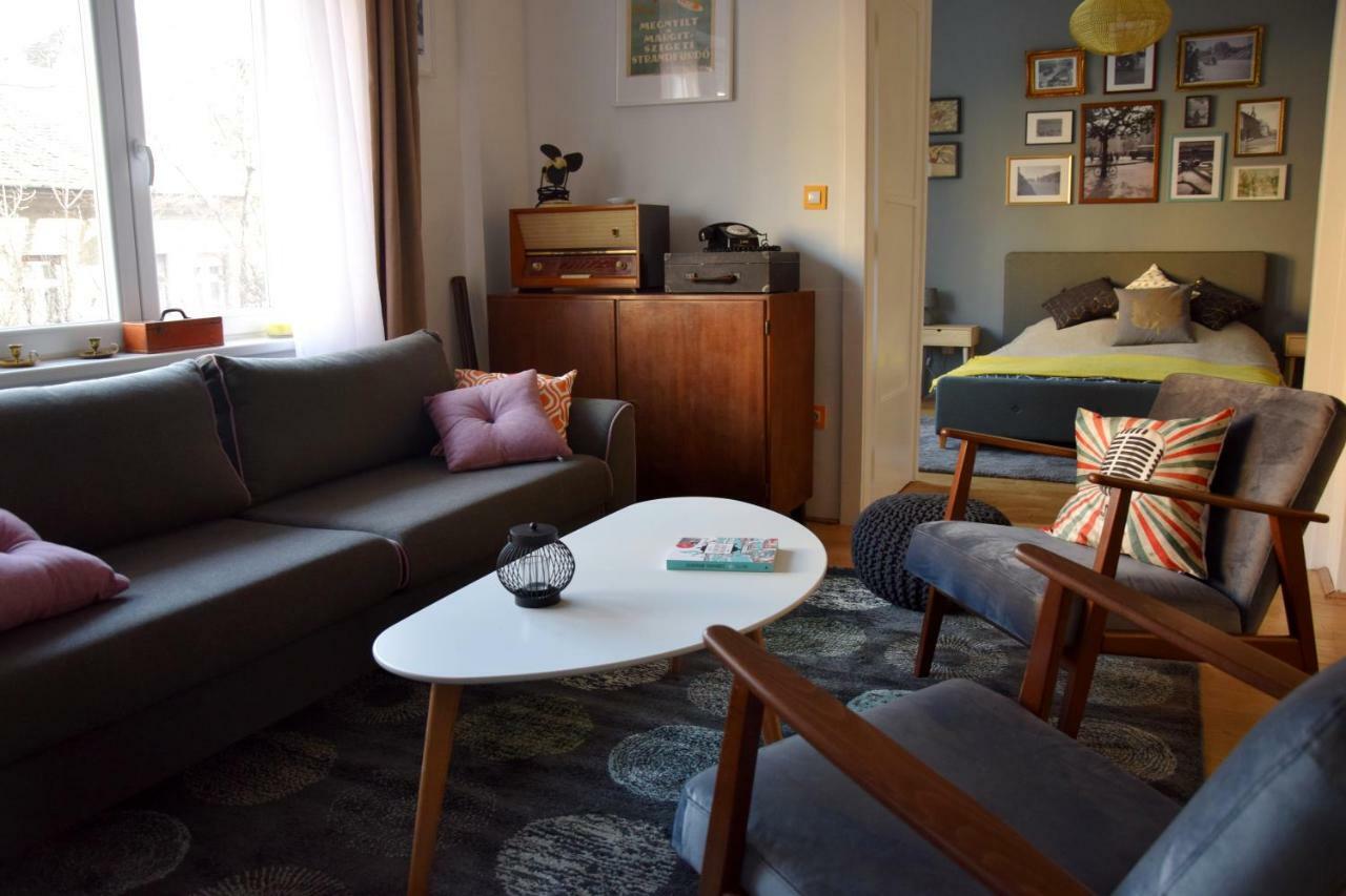 Apartamento Bleak House - Bauhaus In Greener Budapest